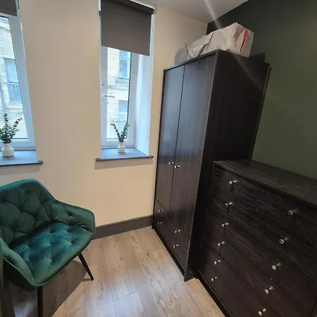 Centre With Super King Bed Fully Equipped Perfect For Longer 아파트