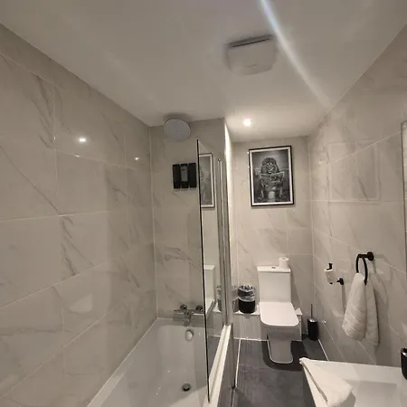 Centre With Super King Bed Fully Equipped Perfect For Longer 브래드퍼드