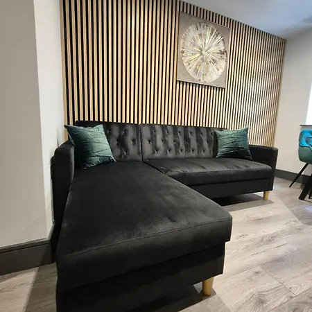 Apartment Centre With Super King Bed Fully Equipped Perfect For Longer Bradford (West Yorkshire)