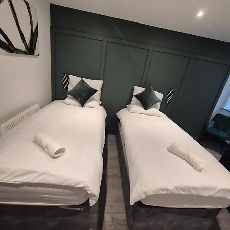 Apartment Centre With Super King Bed Fully Equipped Perfect For Longer Bradford (West Yorkshire)