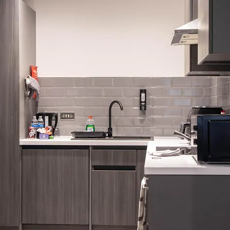 Centre With Super King Bed Fully Equipped Perfect For Longer Apartment