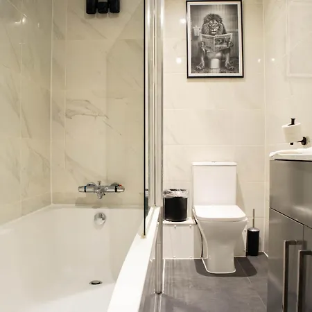 아파트 Centre With Super King Bed Fully Equipped Perfect For Longer