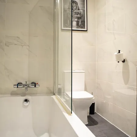 아파트 Centre With Super King Bed Fully Equipped Perfect For Longer